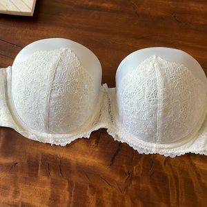 Victoria’s Secret 34DD strapless bra